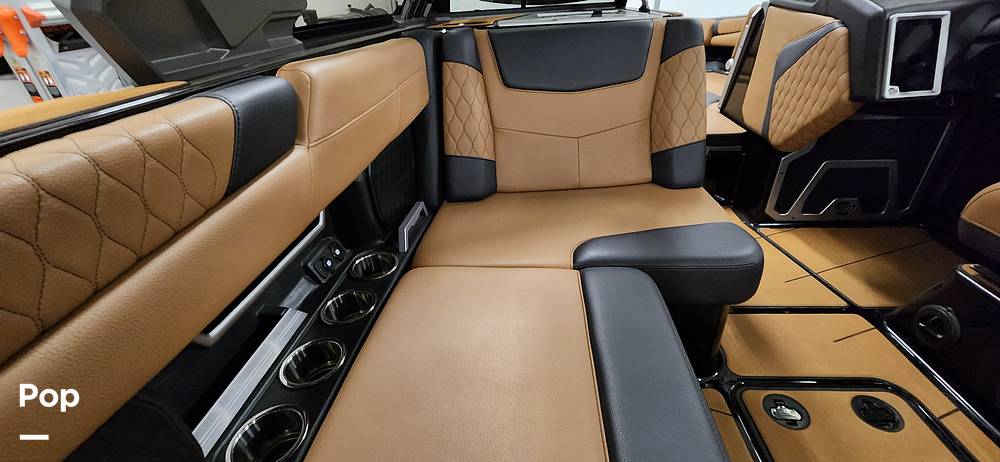 Slide: The Image of Malibu M240 2022 - 15290795