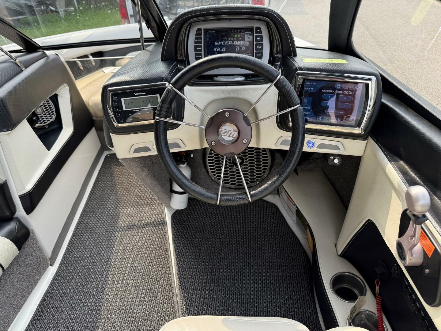 Slide: The Image of Malibu Wakesetter 20 VTX 2015 - 5639157