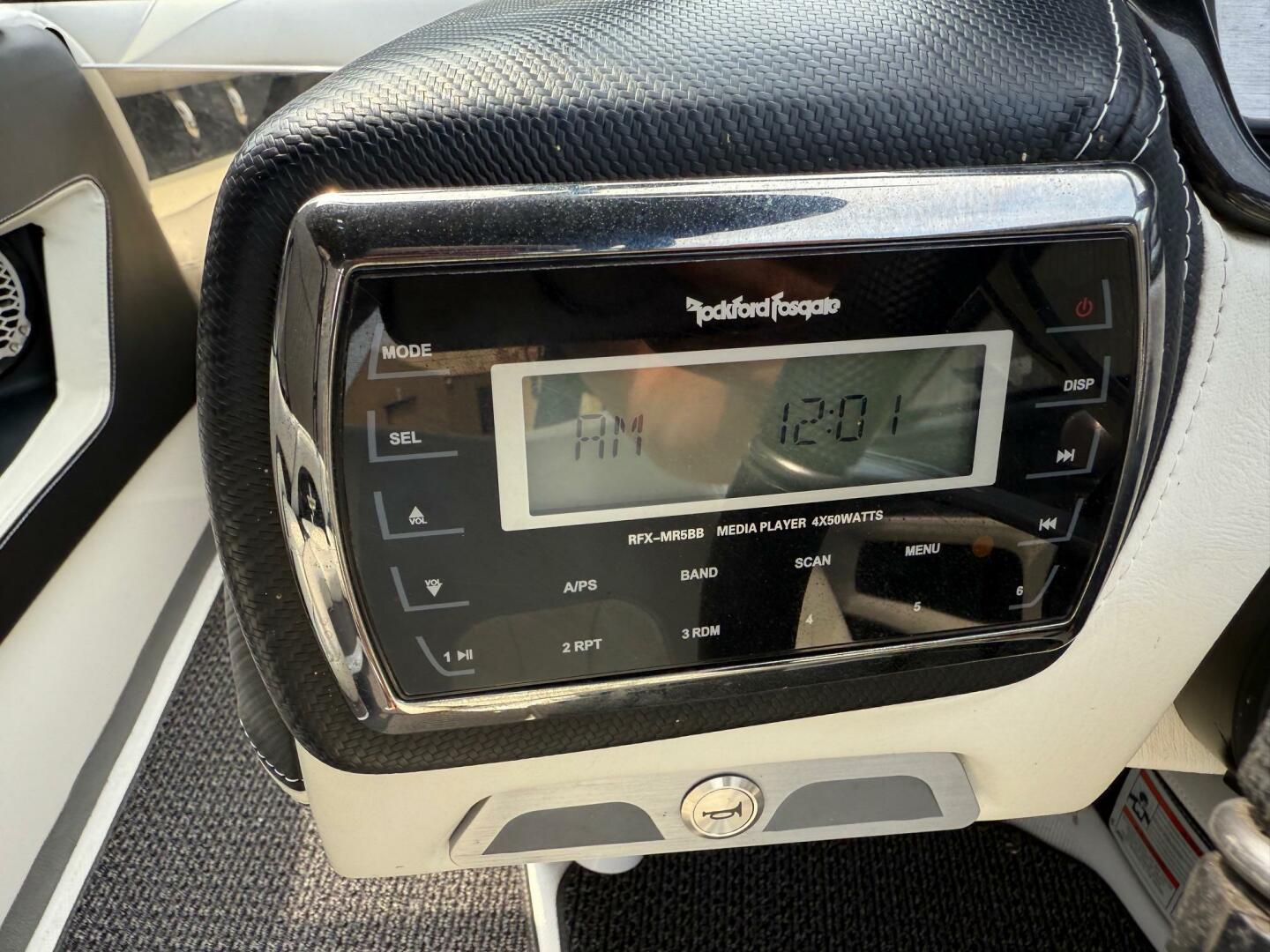 Slide: The Image of Malibu Wakesetter 20 VTX 2015 - 5639158