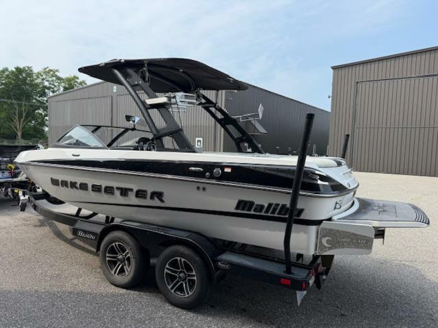 Slide: The Image of Malibu Wakesetter 20 VTX 2015 - 5639161