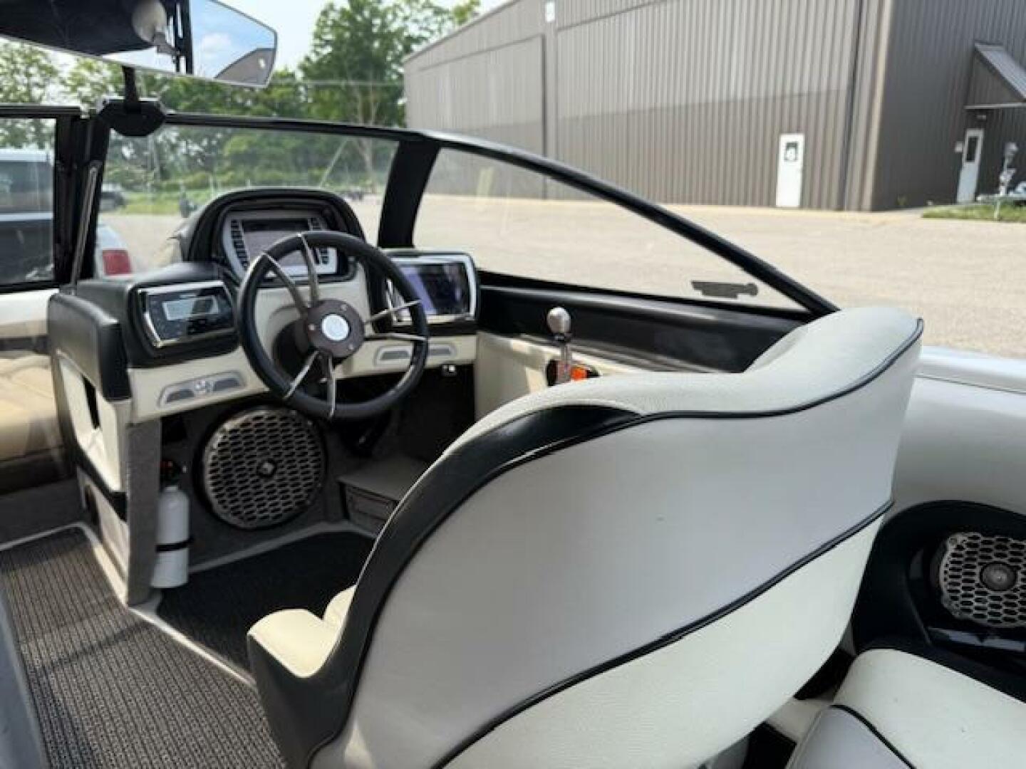 Slide: The Image of Malibu Wakesetter 20 VTX 2015 - 5639168