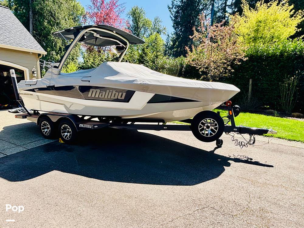 Slide: The Image of Malibu Wakesetter 21LX 2022 - 15394956