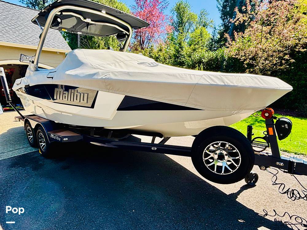 Slide: The Image of Malibu Wakesetter 21LX 2022 - 15394957