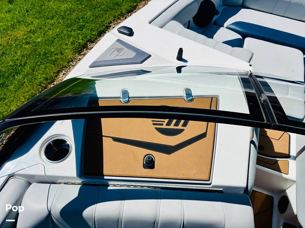 Slide: The Image of Malibu Wakesetter 21LX 2022 - 15394958