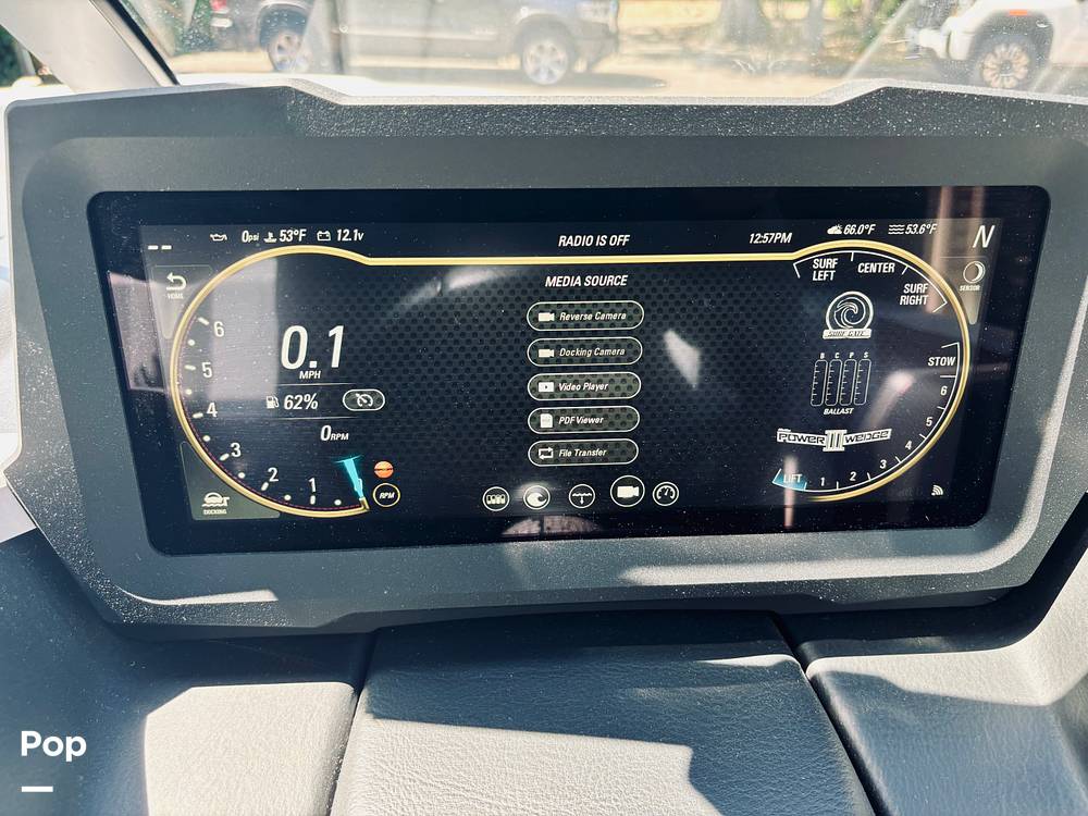 Slide: The Image of Malibu Wakesetter 21LX 2022 - 15394961