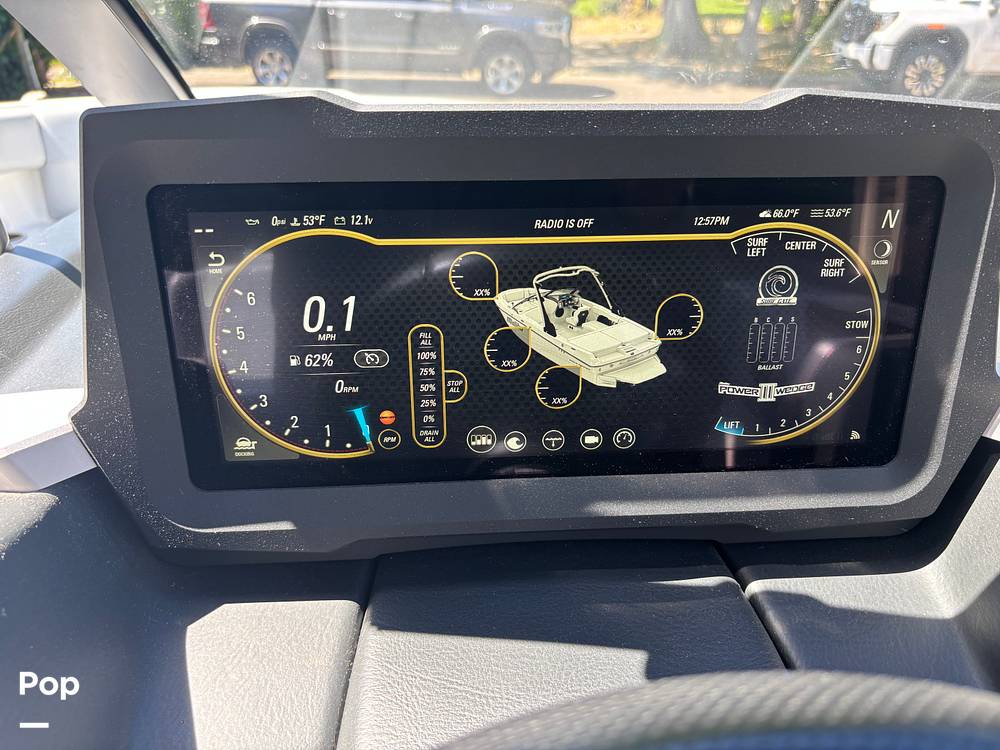 Slide: The Image of Malibu Wakesetter 21LX 2022 - 15394968