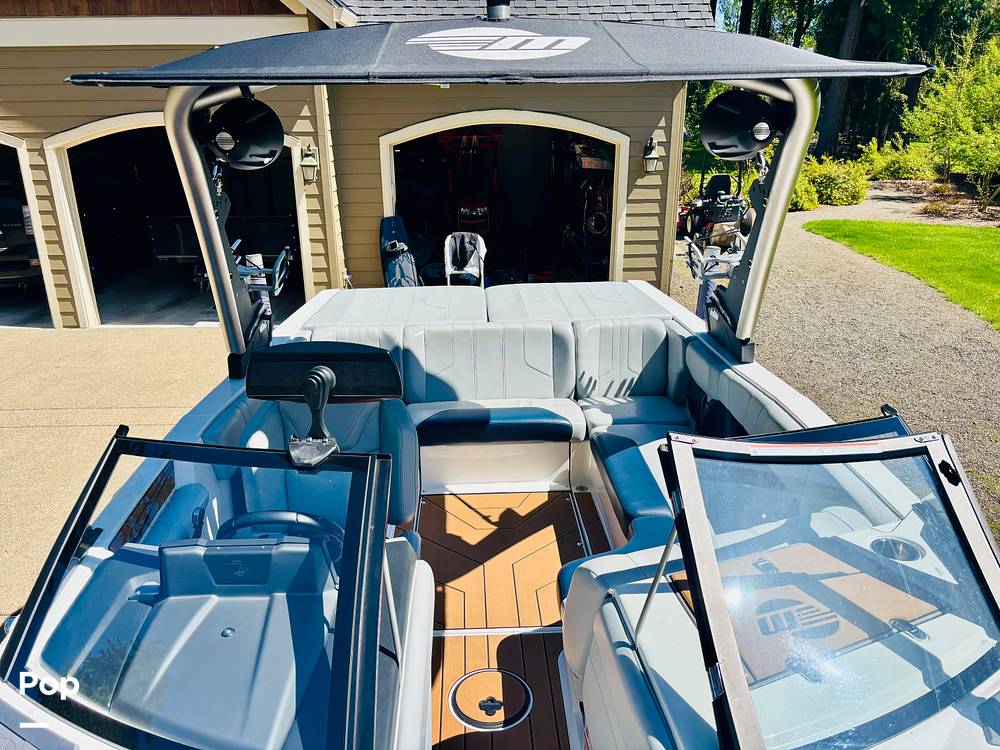 Slide: The Image of Windshield - Walk Through - 15394969