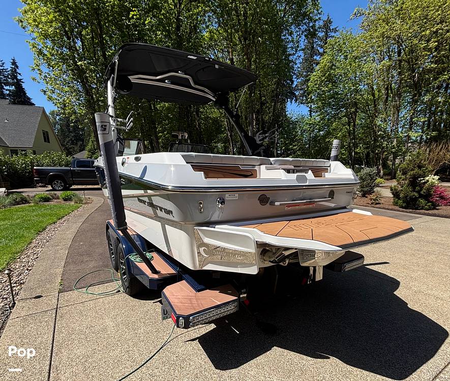 Slide: The Image of Malibu Wakesetter 21LX 2022 - 15394979