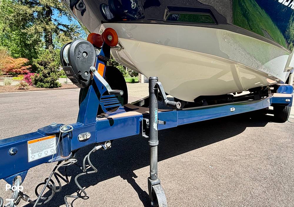 Slide: The Image of Malibu Wakesetter 21LX 2022 - 15394985