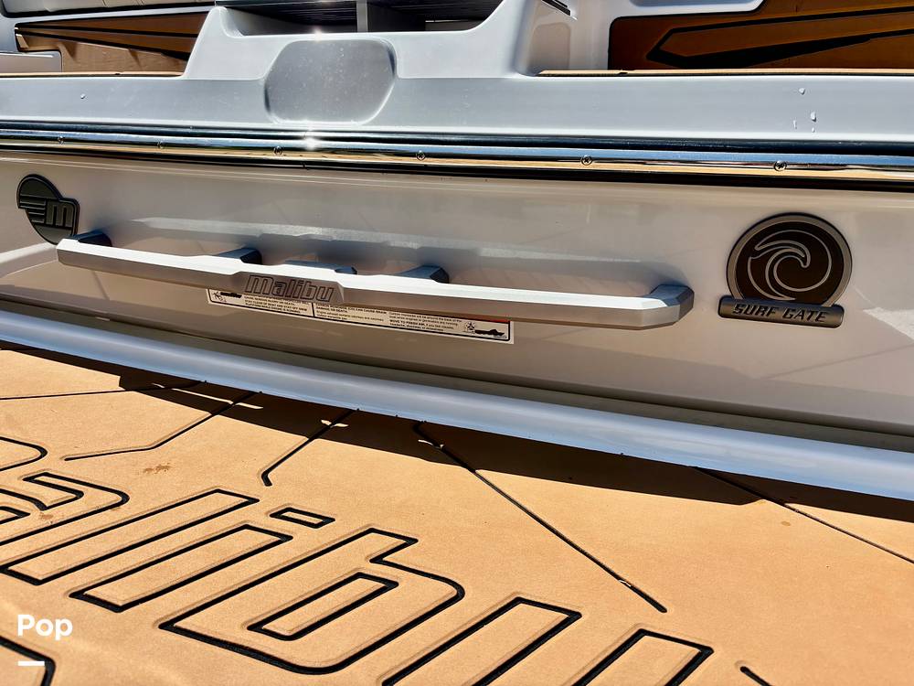 Slide: The Image of Malibu Wakesetter 21LX 2022 - 15394996