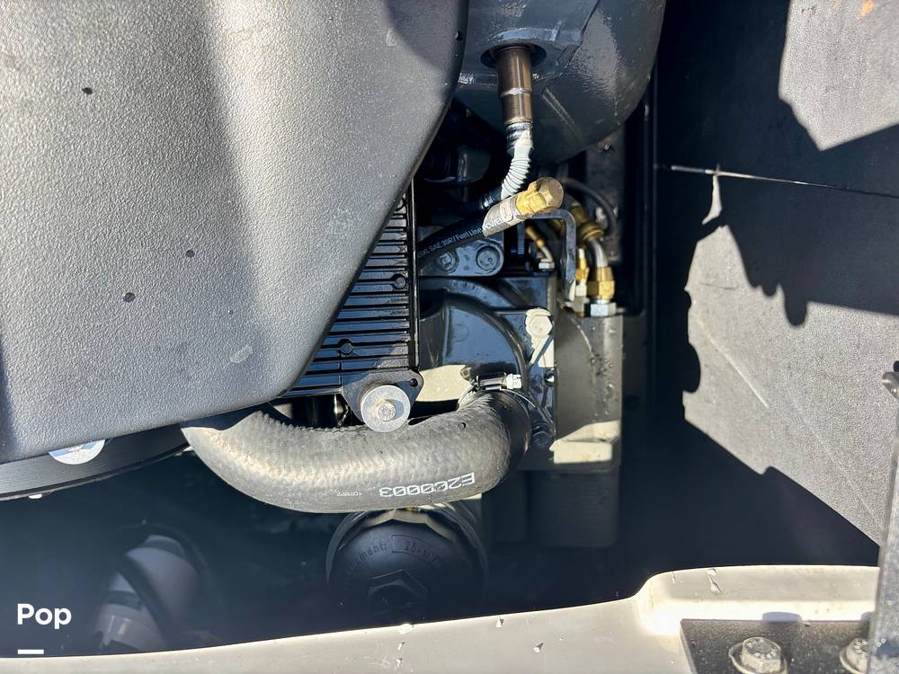 Slide: The Image of Malibu Wakesetter 21LX 2022 - 15417470