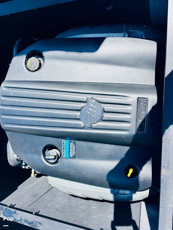 Slide: The Image of Malibu Wakesetter 21LX 2022 - 15417471