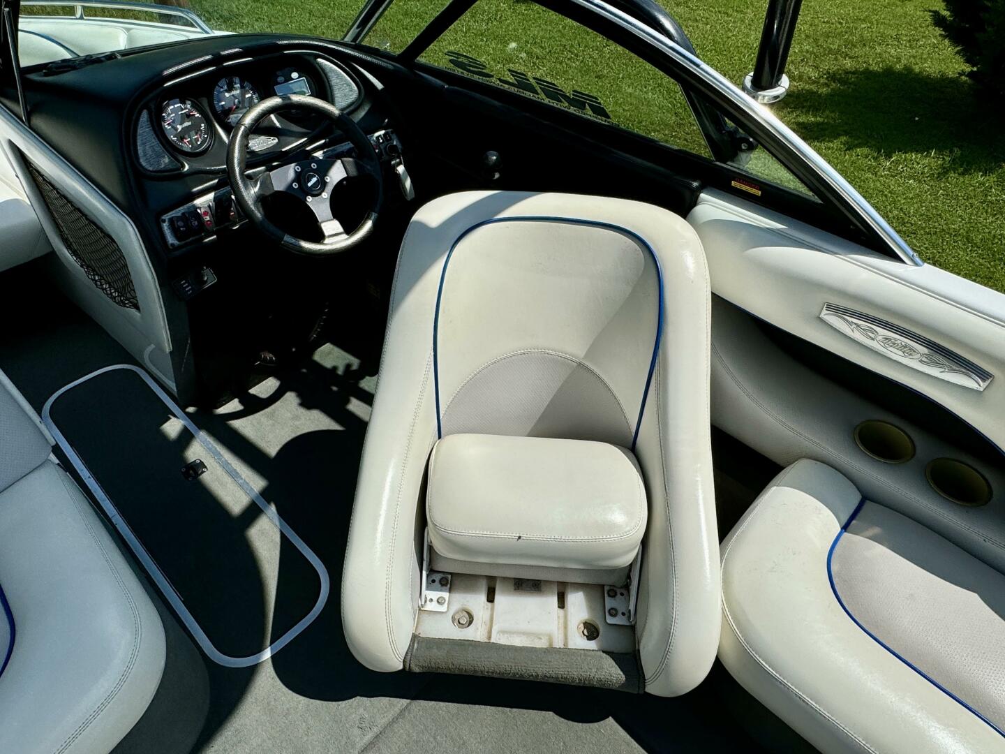Slide: The Image of Malibu Wakesetter 21 VLX 2003 - 25