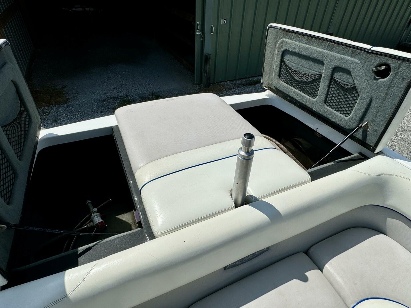 Slide: The Image of Malibu Wakesetter 21 VLX 2003 - 56
