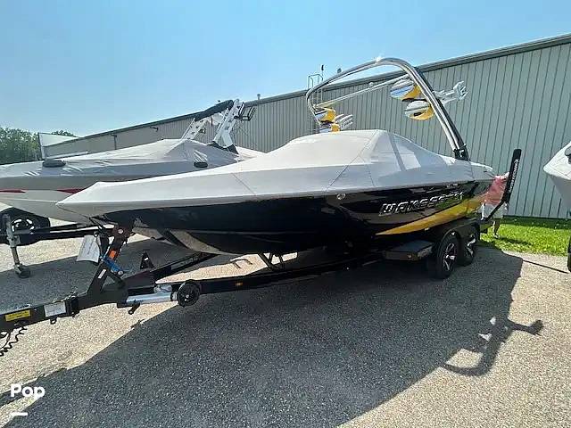 Slide: The Image of Malibu Wakesetter 21 VLX 2014 - 15755847