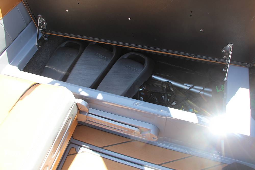 Slide: The Image of Malibu Wakesetter 22 LSV 2021 - 14287298