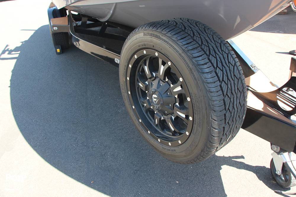 Slide: The Image of Malibu Wakesetter 22 LSV 2021 - 14287563