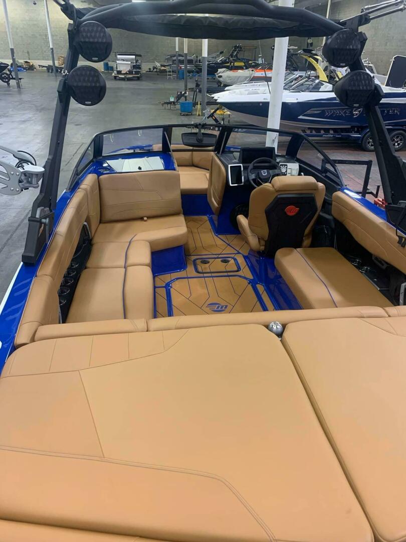 Slide: The Image of Malibu Wakesetter 22LSV 2022 - 5252884