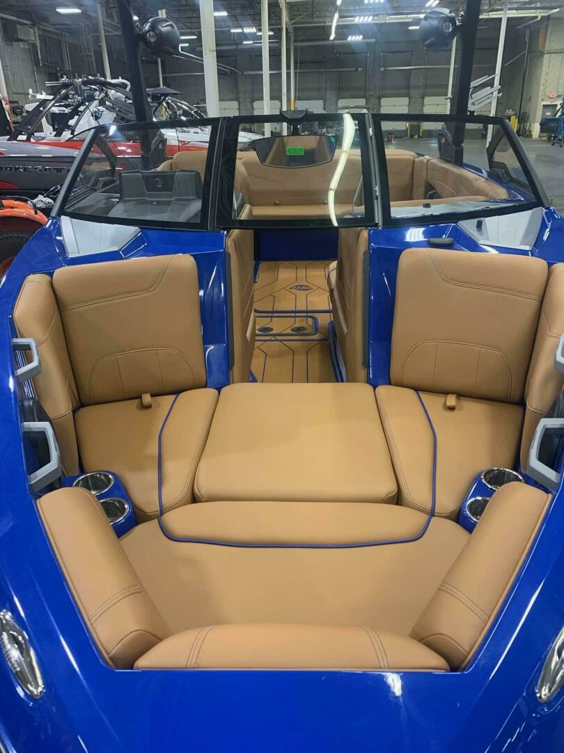 Slide: The Image of Malibu Wakesetter 22LSV 2022 - 5252886