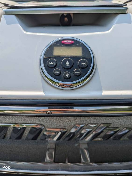 Slide: The Image of Transom Stereo Controls - 15355690