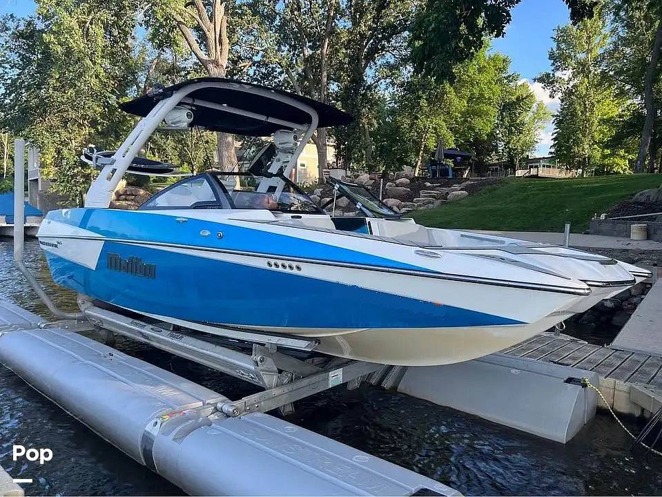 Slide: The Image of Malibu Wakesetter 22MXZ 2017 - 13858629