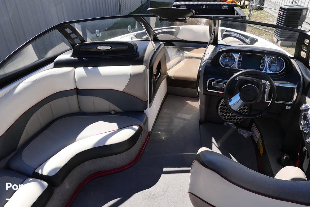 Slide: The Image of Malibu Wakesetter 23 LSV 2011 - 15209467