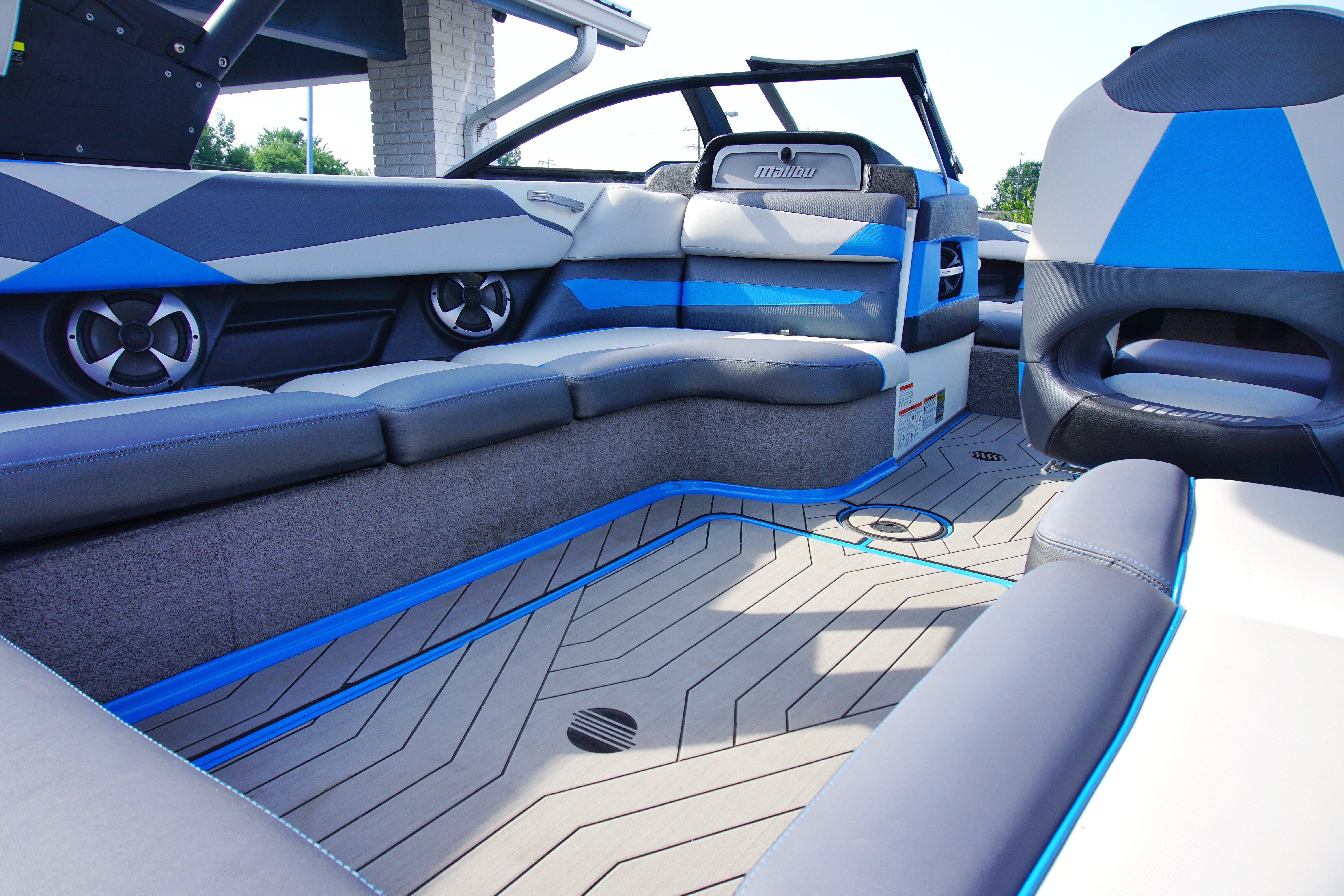 Slide: The Image of Malibu Wakesetter 23 LSV 2017 - 11