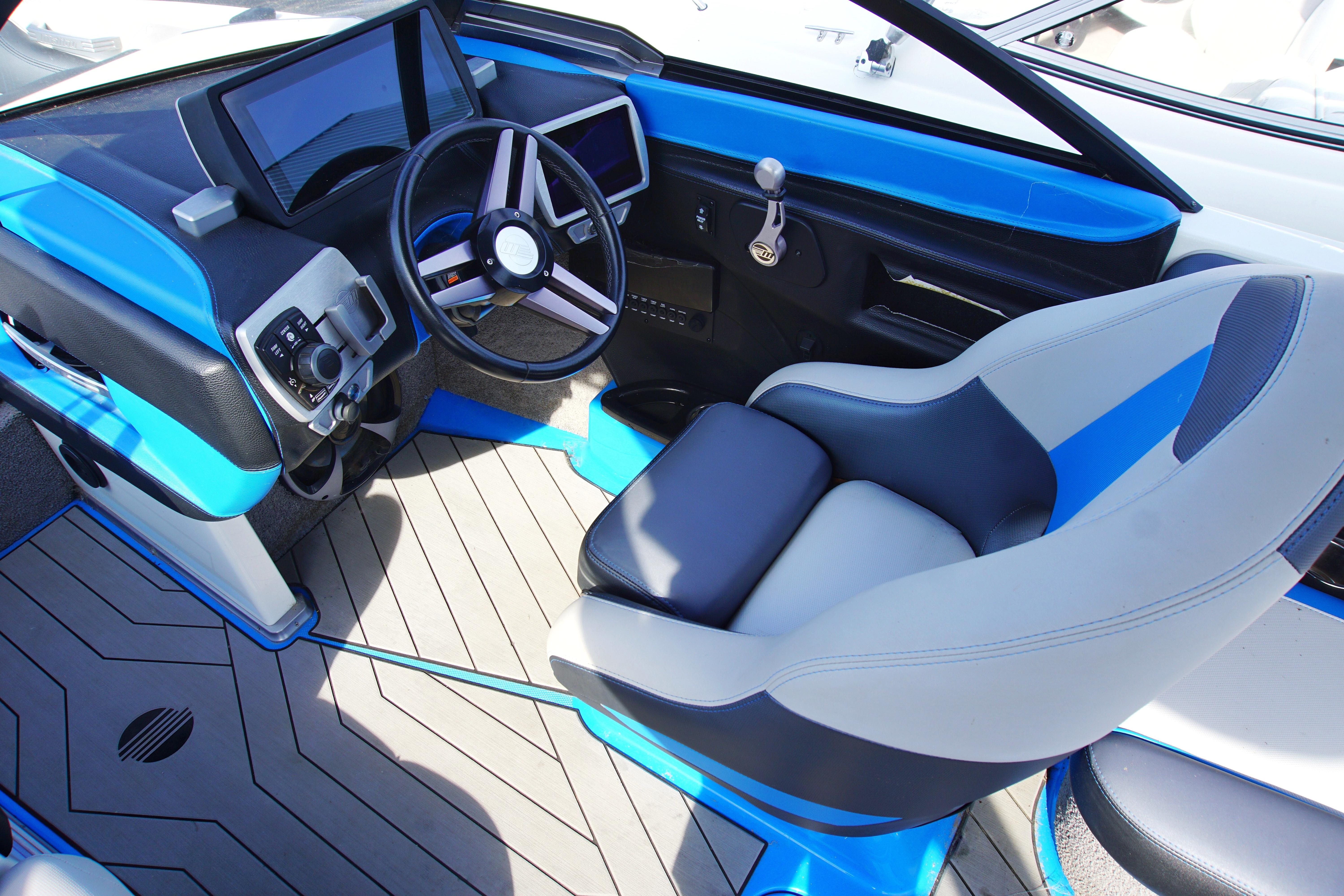 Slide: The Image of Malibu Wakesetter 23 LSV 2017 - 13