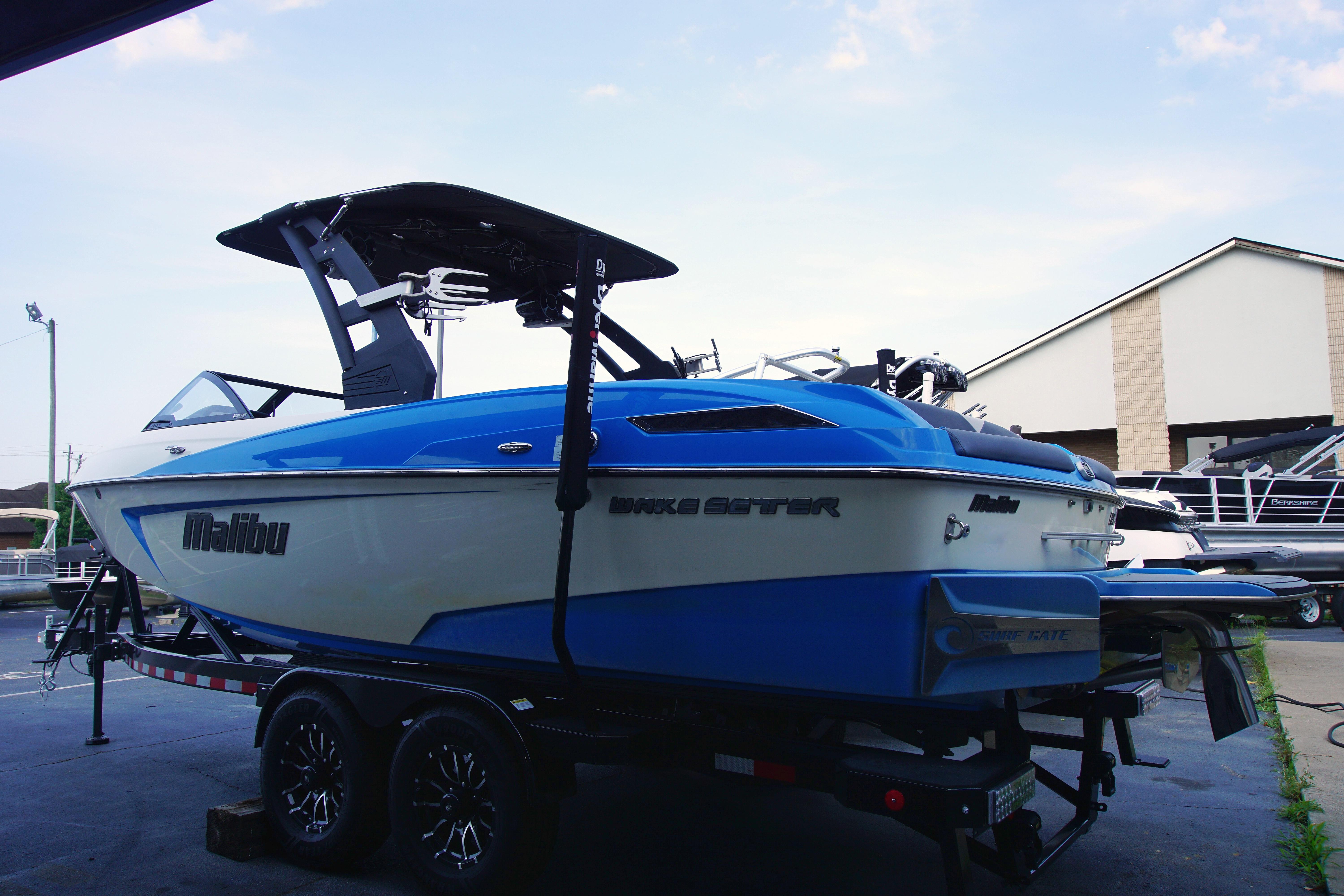 Slide: The Image of Malibu Wakesetter 23 LSV 2017 - 2