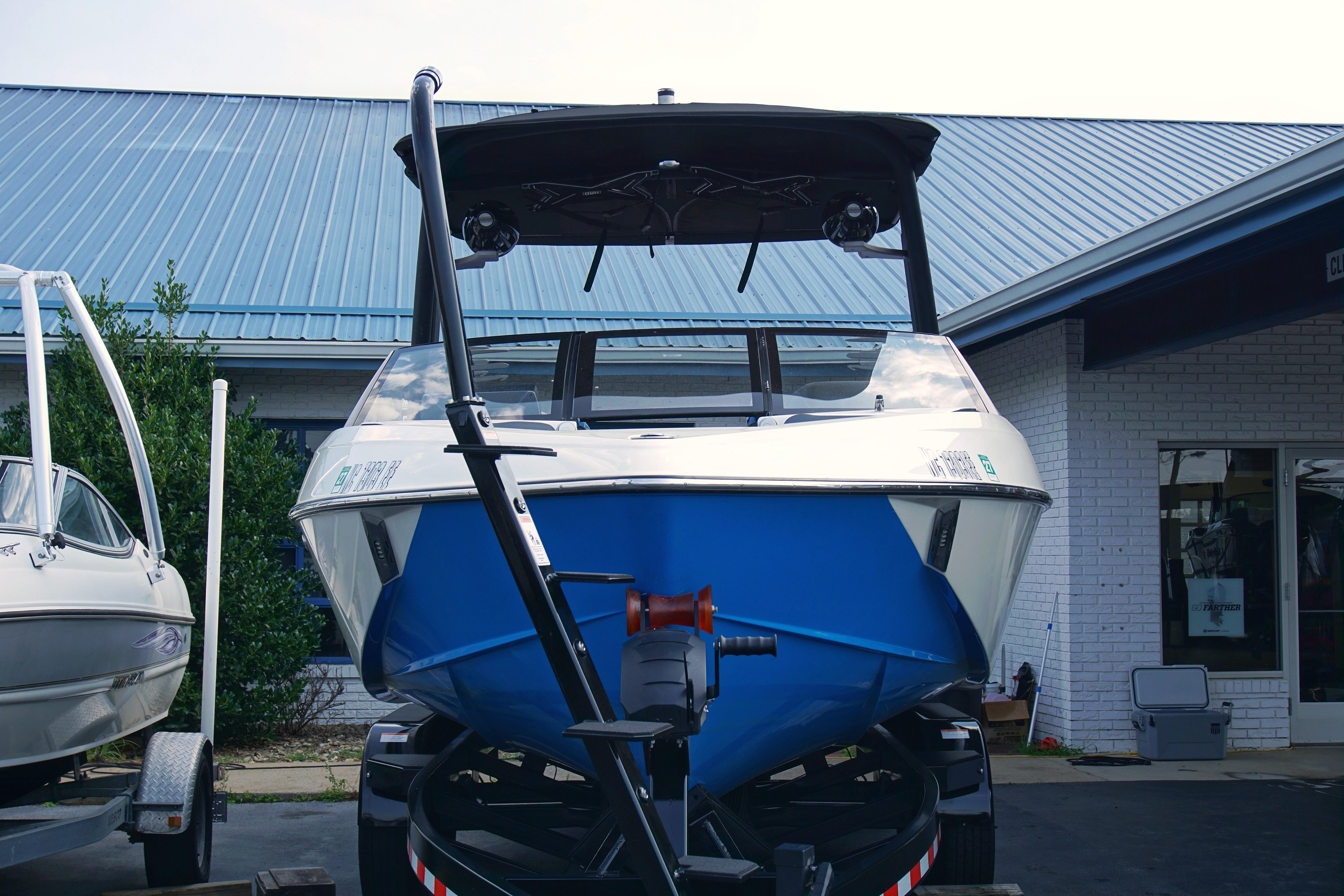 Slide: The Image of Malibu Wakesetter 23 LSV 2017 - 3