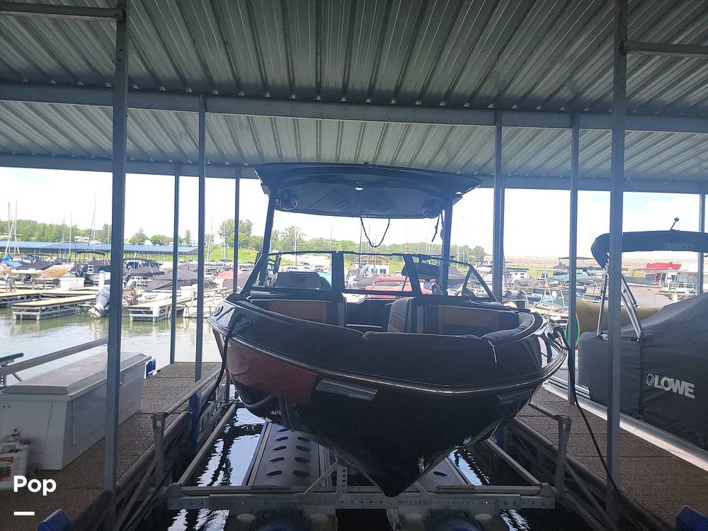 Slide: The Image of Malibu Wakesetter 23 LSV 2024 - 15605046