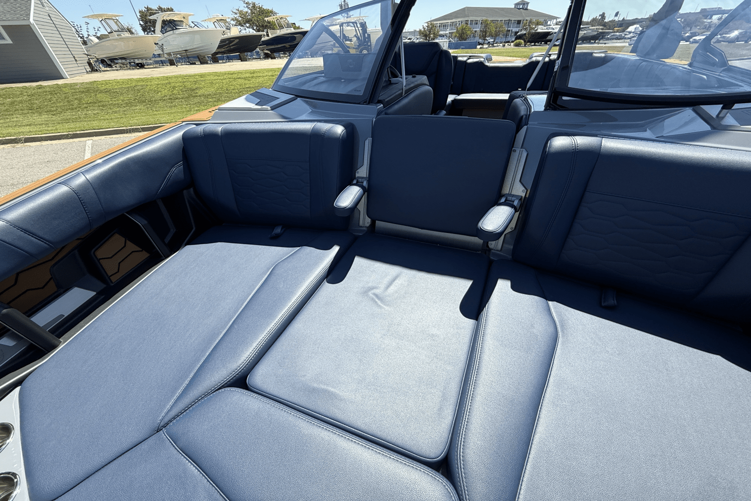 Slide: The Image of Malibu WAKESETTER 23 MXZ 2024 - 23