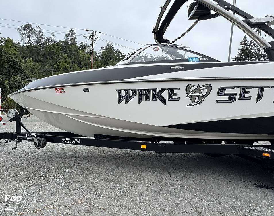 Slide: The Image of Malibu Wakesetter 247 LSV 2011 - 15403345