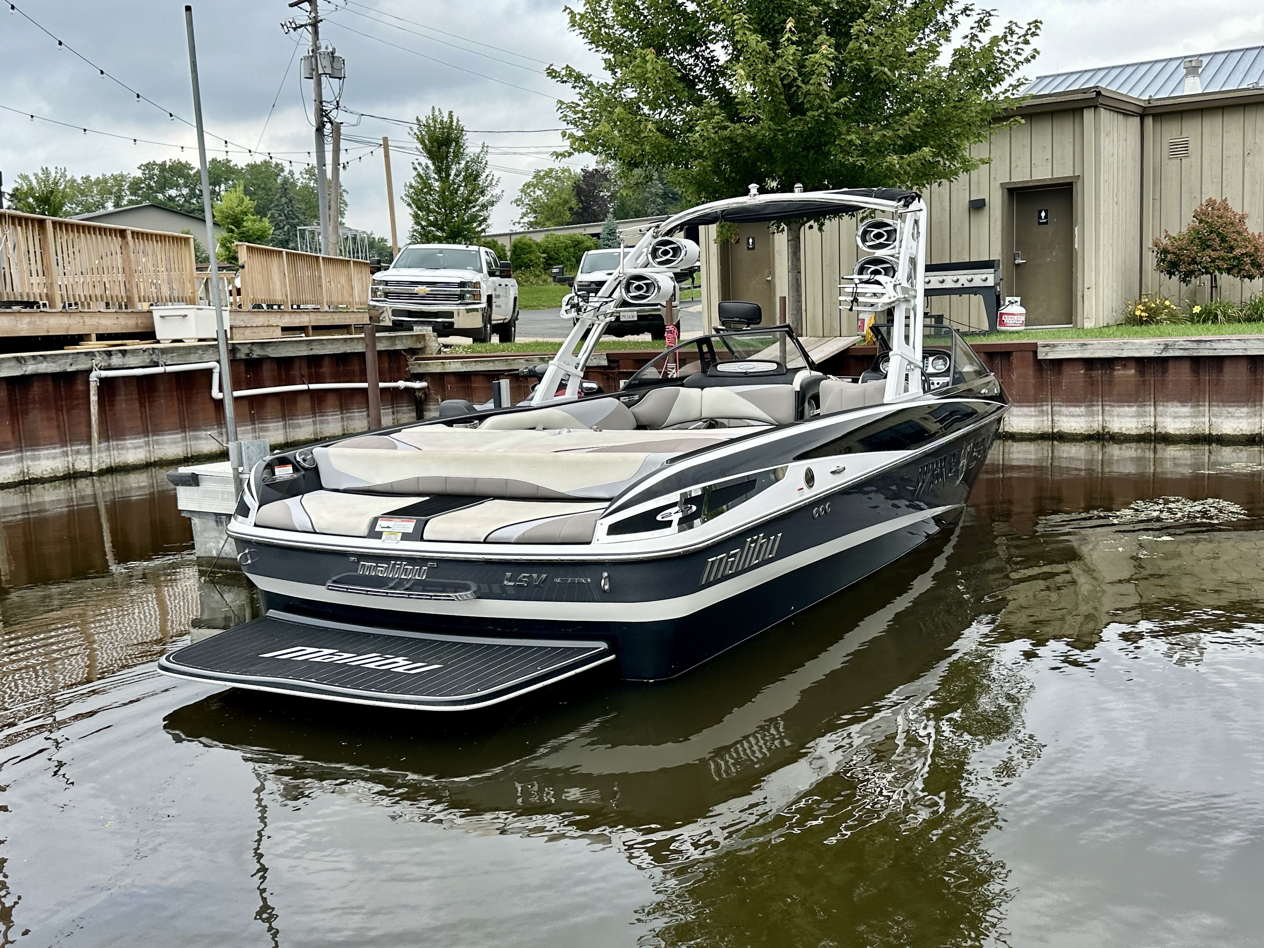 Slide: The Image of Malibu Wakesetter 247 LSV 2012 - 2