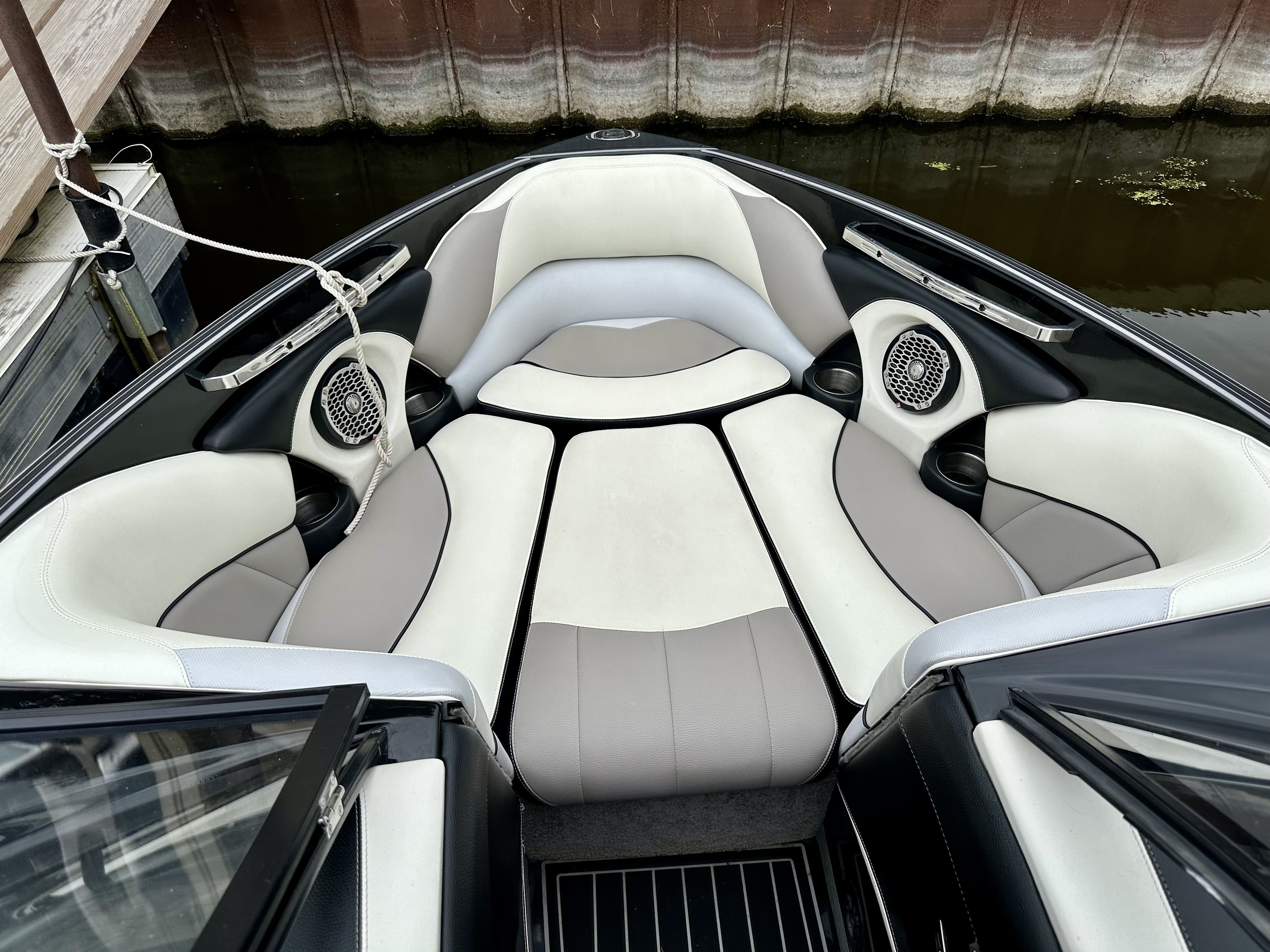 Slide: The Image of Malibu Wakesetter 247 LSV 2012 - 4