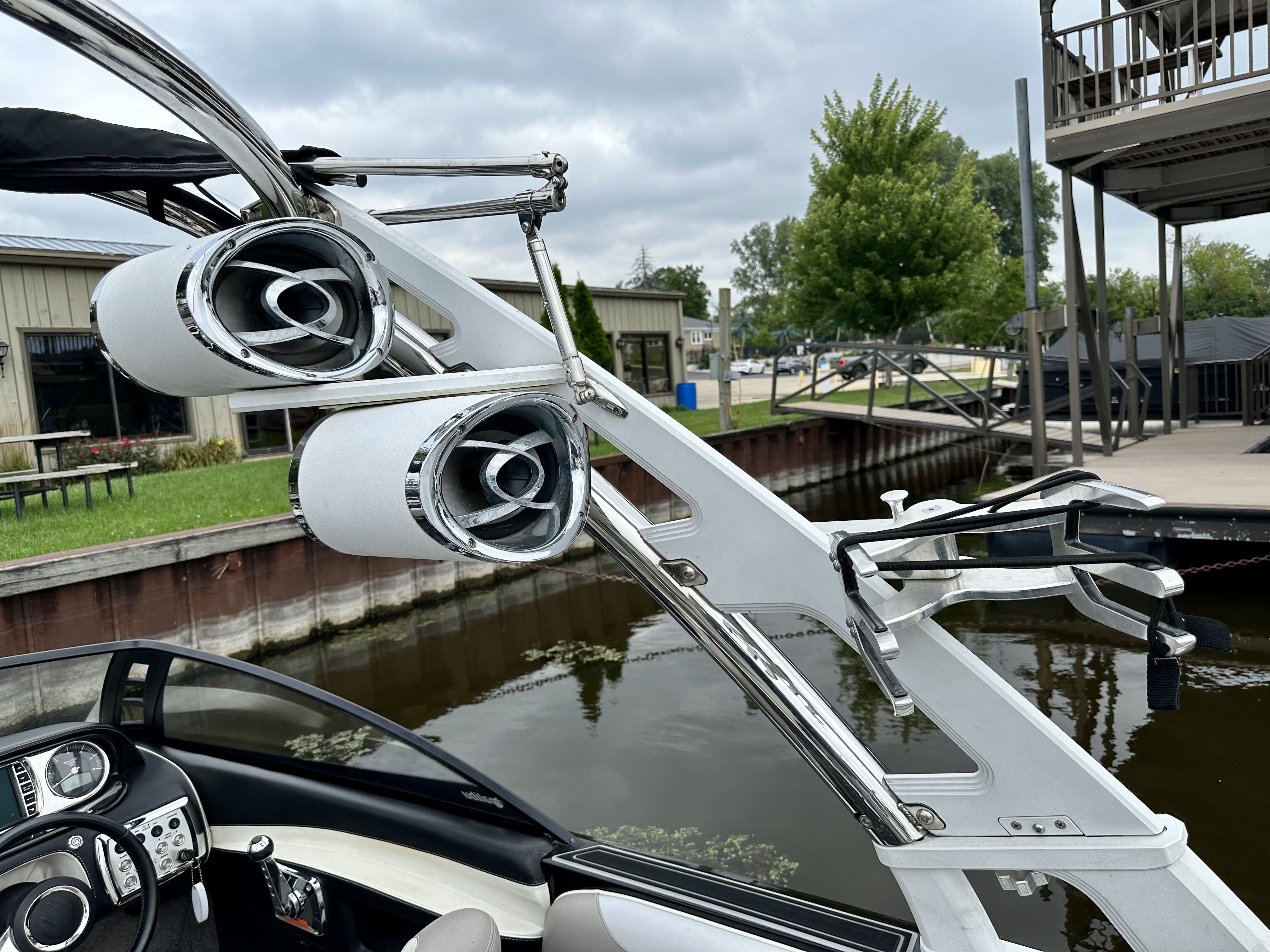 Slide: The Image of Malibu Wakesetter 247 LSV 2012 - 9