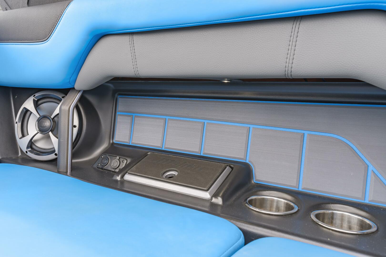 Slide: The Image of Malibu Wakesetter 25LSV 2021 - 5100824