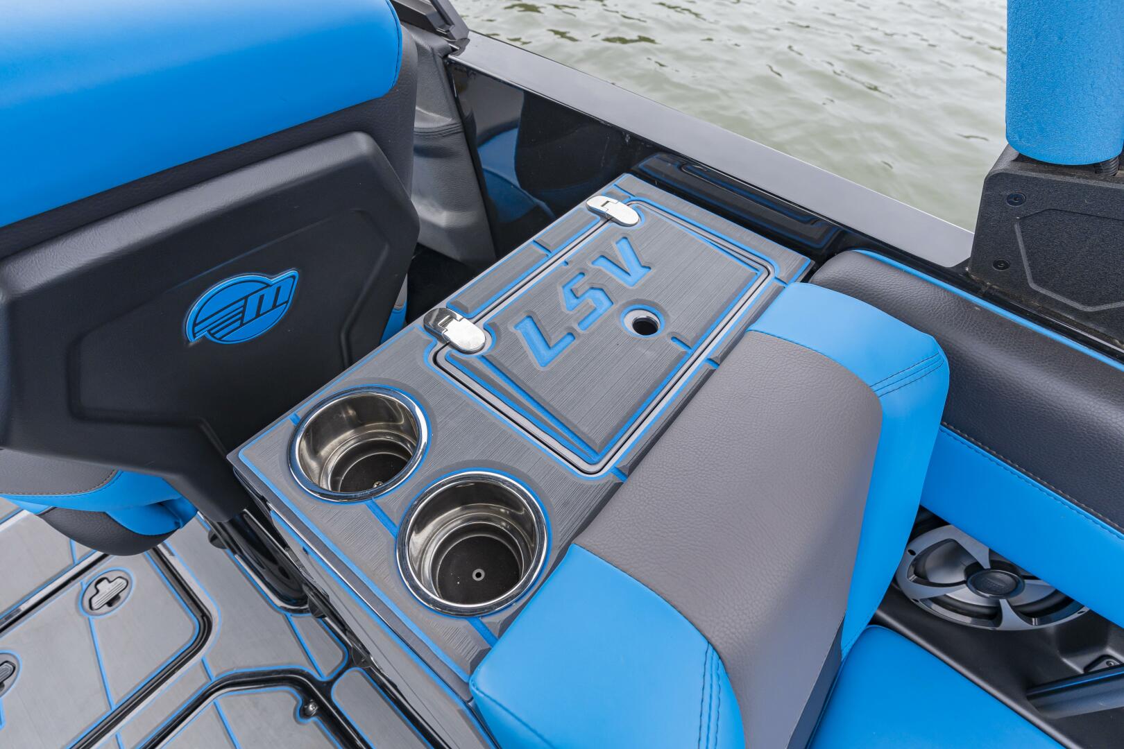 Slide: The Image of Malibu Wakesetter 25LSV 2021 - 5100826