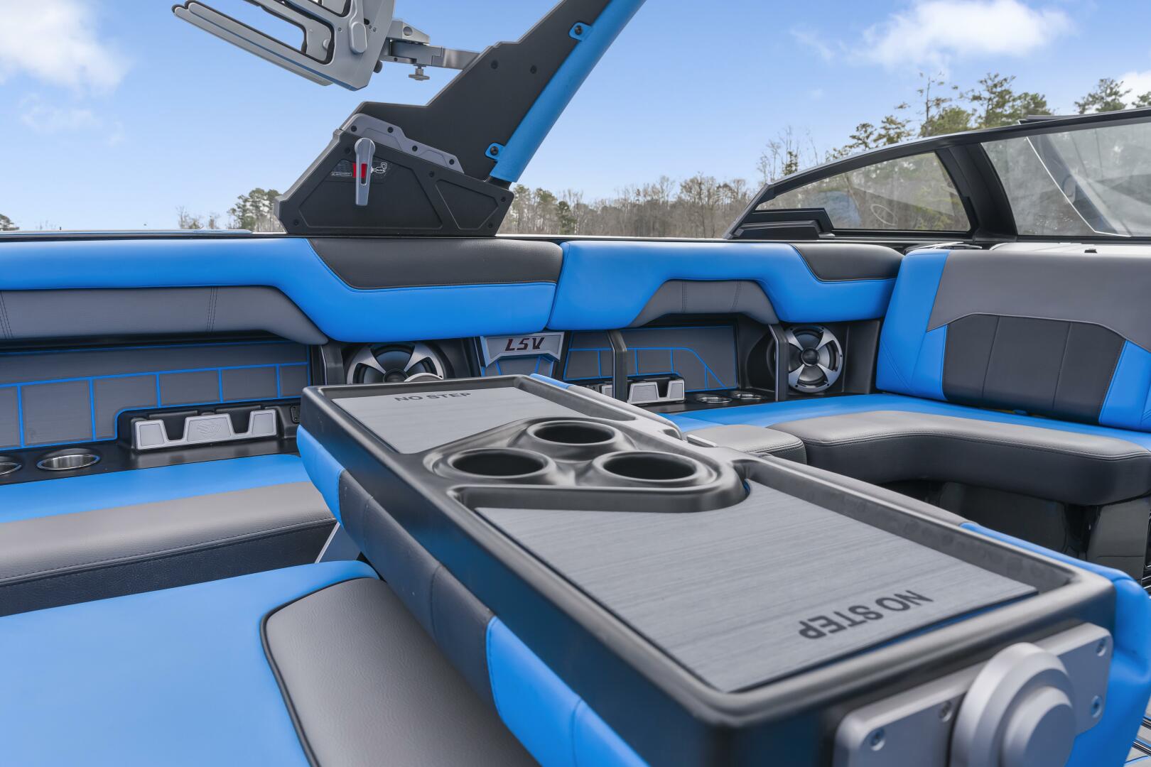 Slide: The Image of Malibu Wakesetter 25LSV 2021 - 5100829