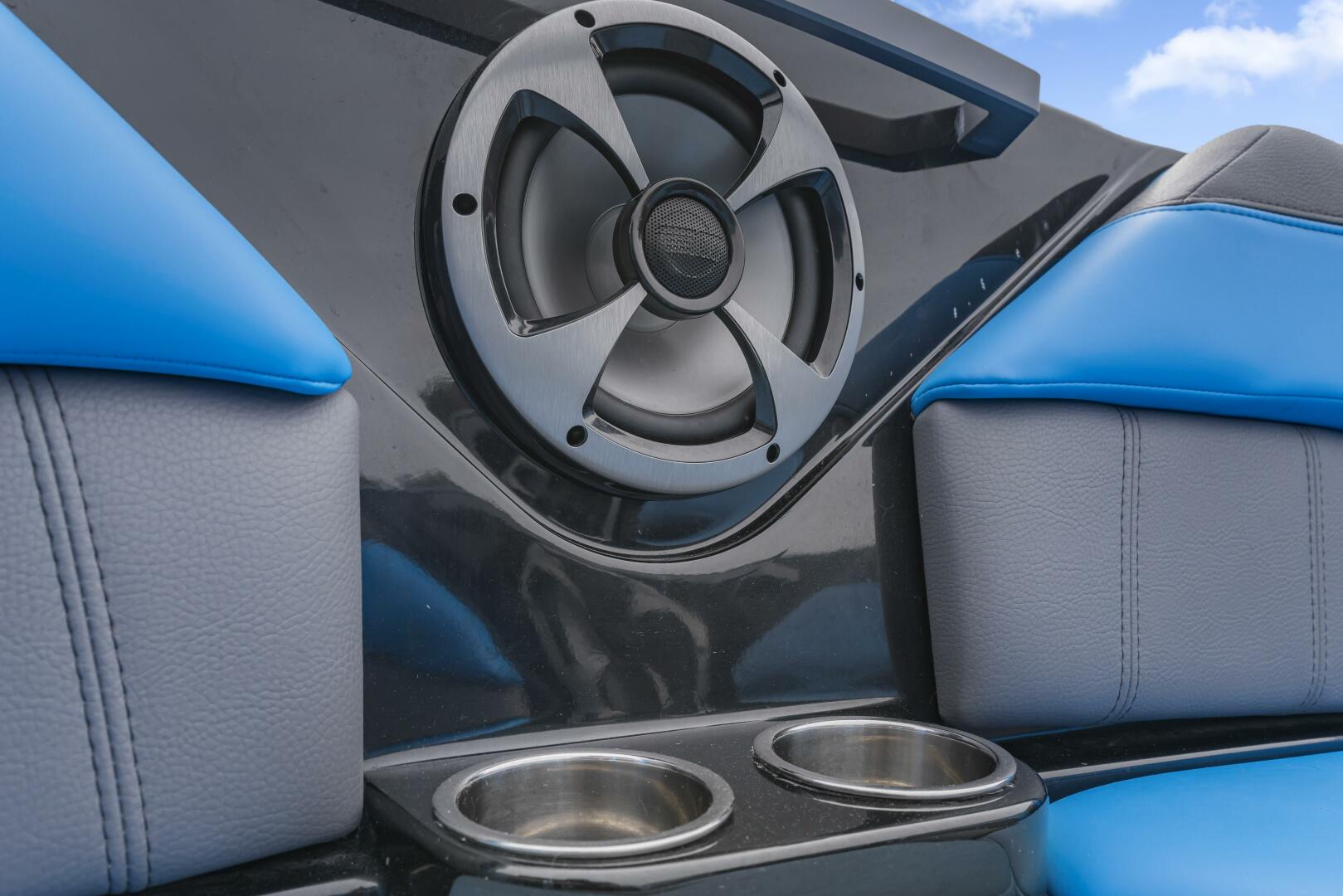 Slide: The Image of Malibu Wakesetter 25LSV 2021 - 5100818