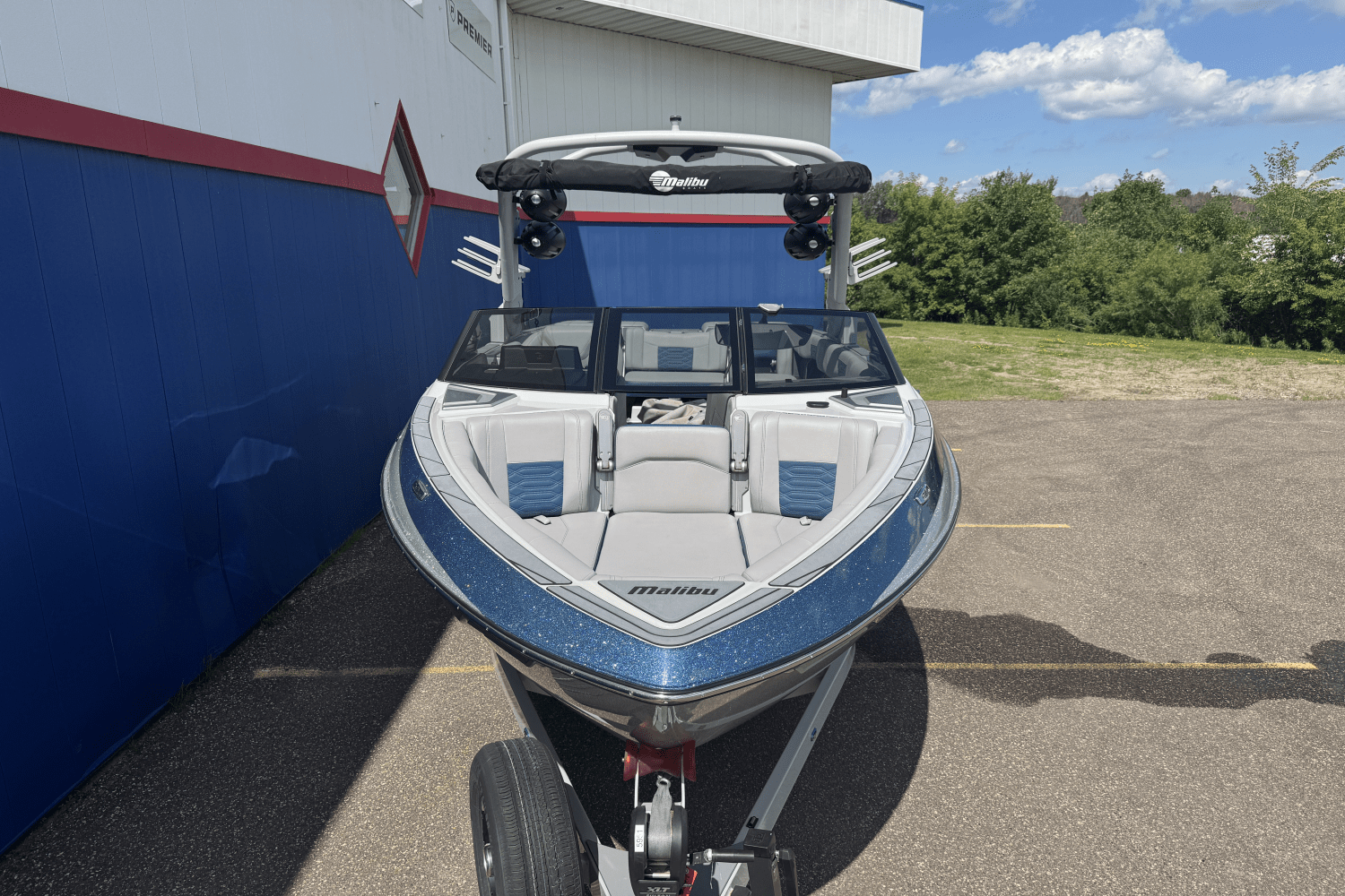Slide: The Image of Malibu WAKESETTER 25 LSV 2022 - 1