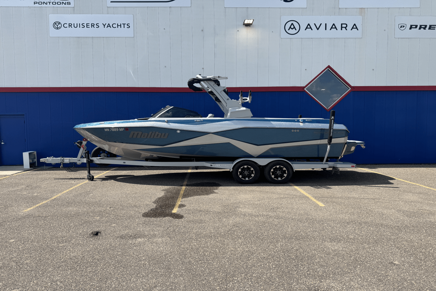 Slide: The Image of Malibu WAKESETTER 25 LSV 2022 - 2