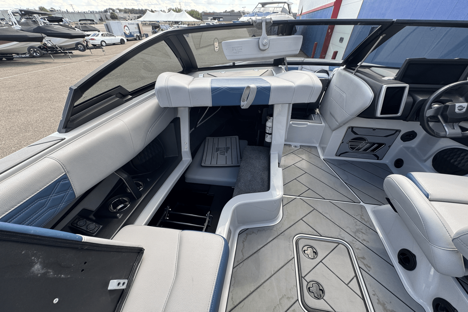 Slide: The Image of Malibu WAKESETTER 25 LSV 2022 - 27