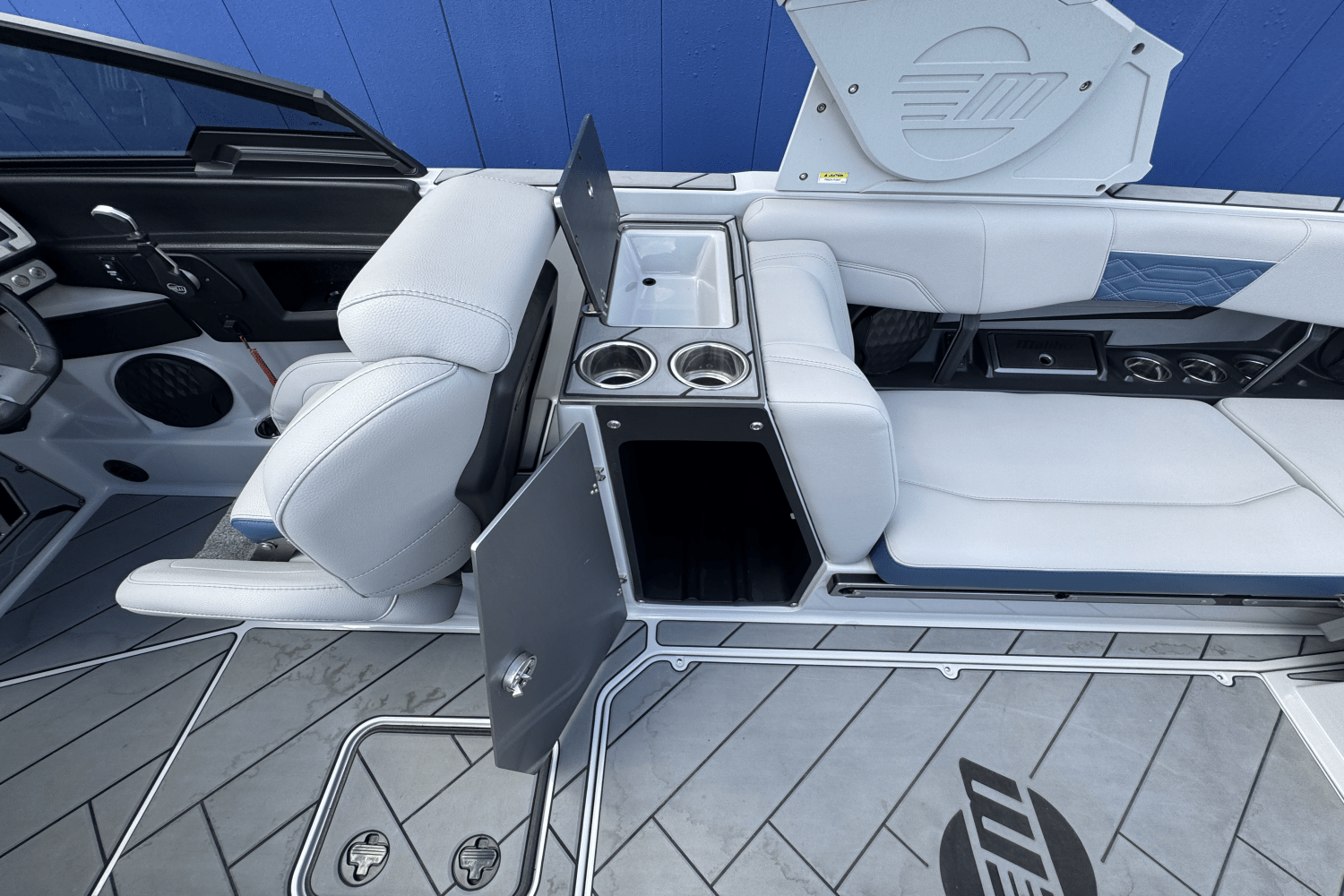 Slide: The Image of Malibu WAKESETTER 25 LSV 2022 - 33