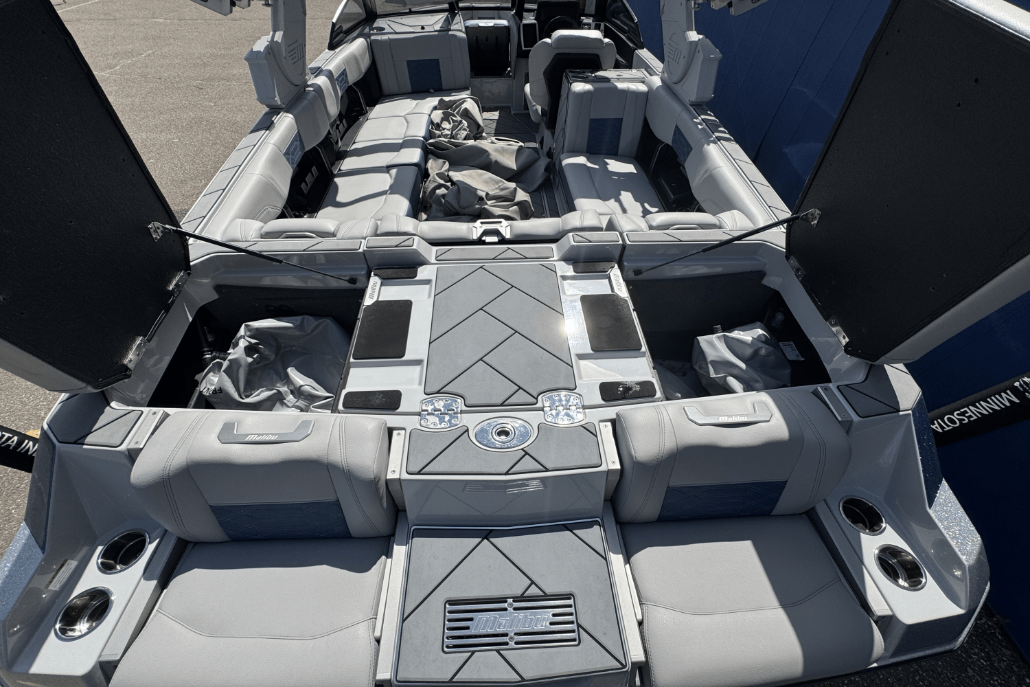 Slide: The Image of Malibu WAKESETTER 25 LSV 2022 - 9