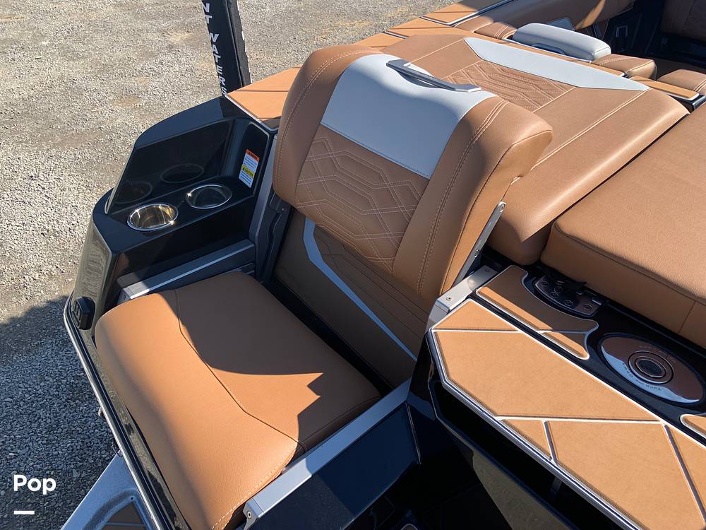 Slide: The Image of Adjustible Seat - 13735511