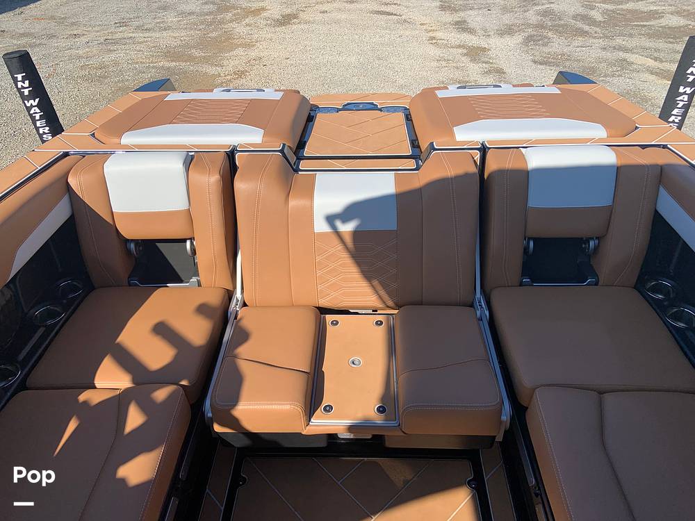 Slide: The Image of Step Thru - 13735536