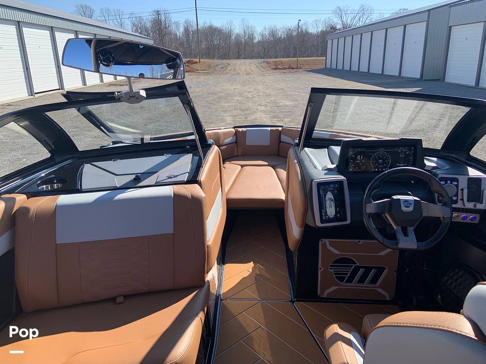 Slide: The Image of Walkthru Windshield - 13735677