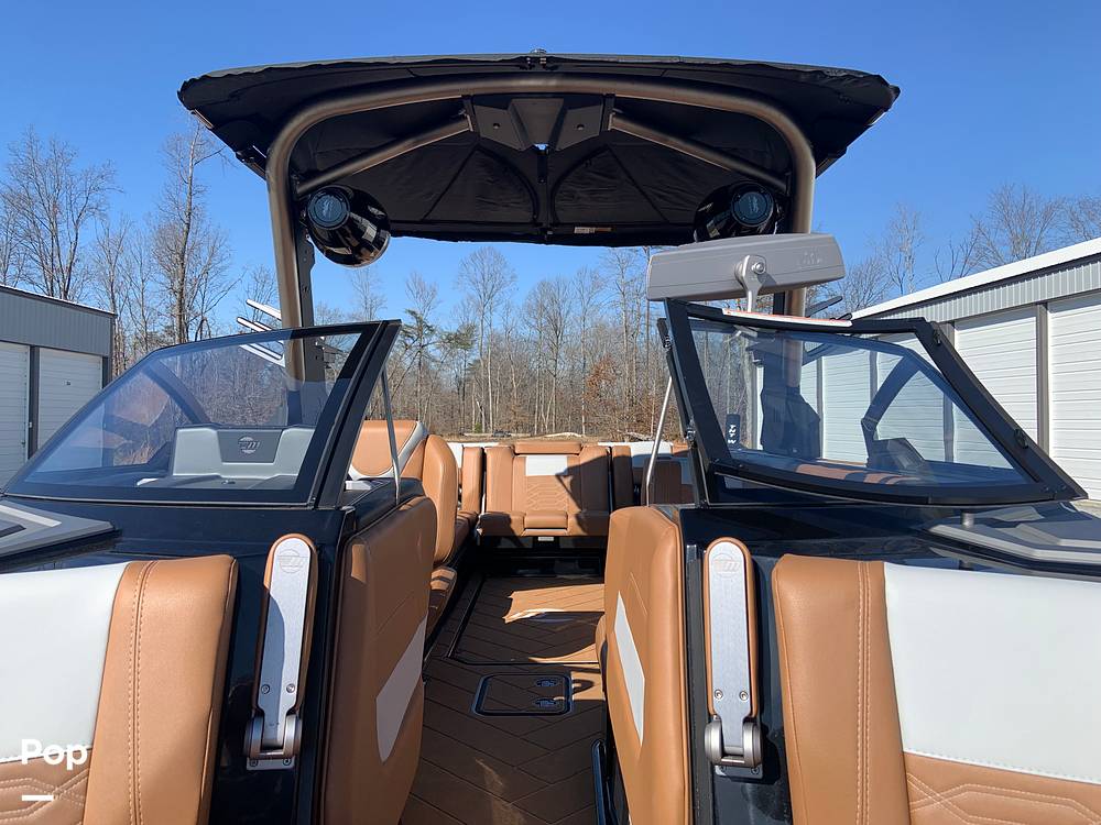 Slide: The Image of Walkthru Windshield - 13735683