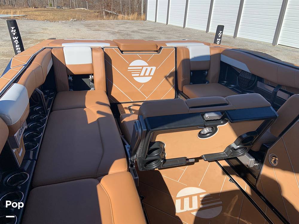 Slide: The Image of Rear Facing Configuration - 13735716